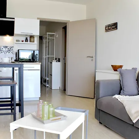 Moderne 2 Pieces Rdc, Climatise Avec Terrasse, Proche Commerces, 4 Couchages - Fr-1-252a-118 Appartement *